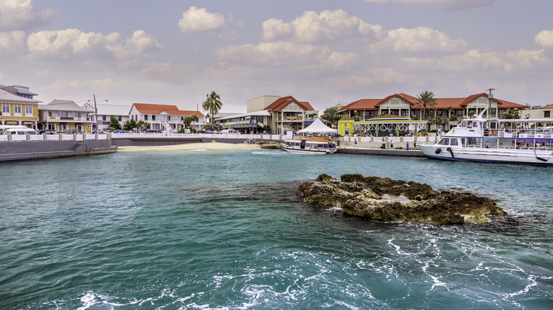 The welcome center on Grand Cayman
