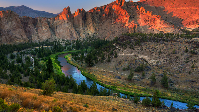 Smith Rock sunset from Misery Ridge Trail