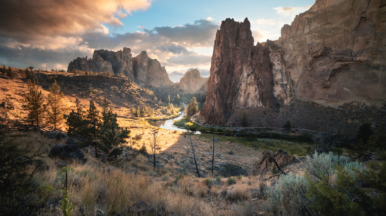 Sun spreads across timeless Smith Rock Park