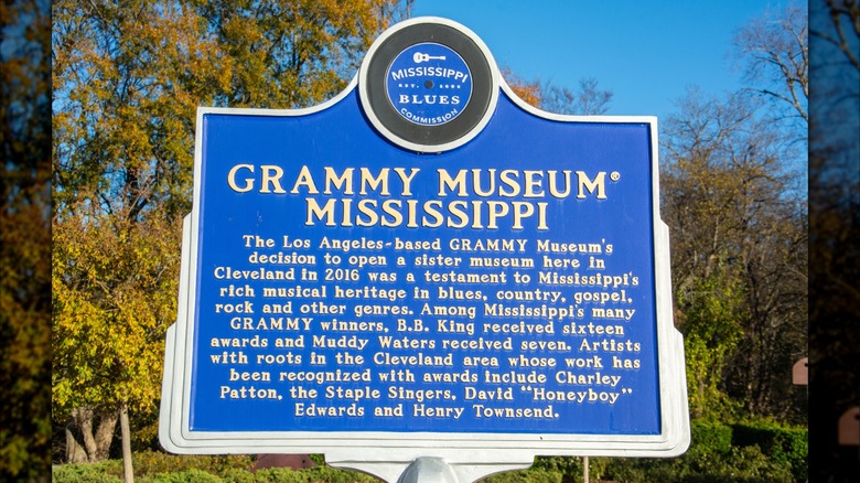 Blue sign saying "Grammy Museum Mississippi"