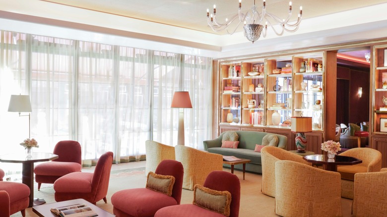 Interior view of Fouquet's New York lobby