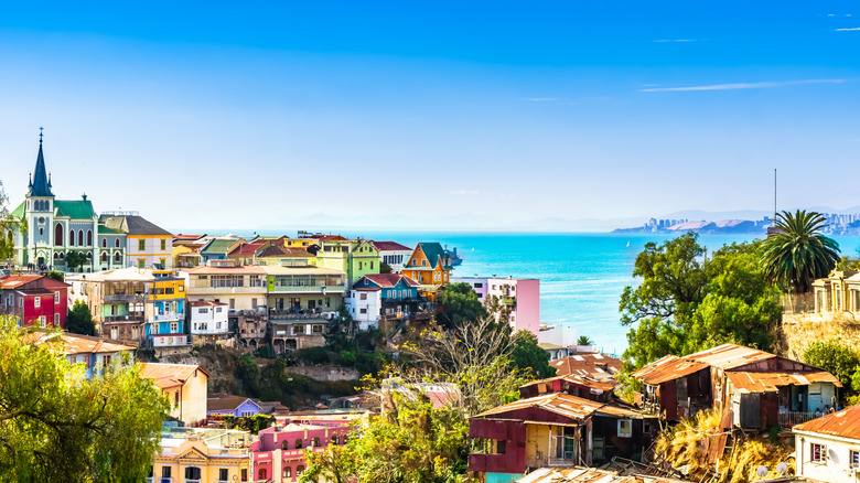 Panoramic view of colorful homes in Valparaiso.