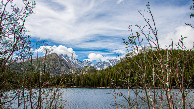 Beautiful scenery at Bear Lake on a cool spring day
