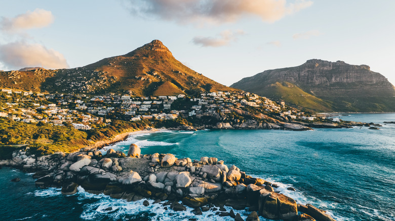 Cape Town lion heads and Table Mountain