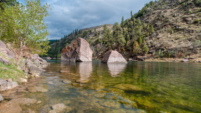View of Green River in Utah with surrounding cliffs
