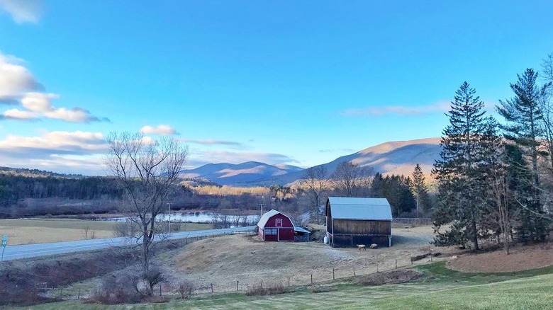 A long shot image of North Shire Lodge in Manchester in Vermont