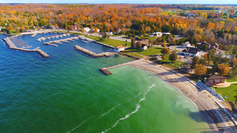 An overview shot of Sister Bay during the daytime in autumn.