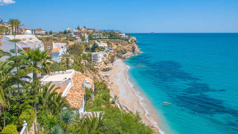 Town overlooks a beach in Valencia