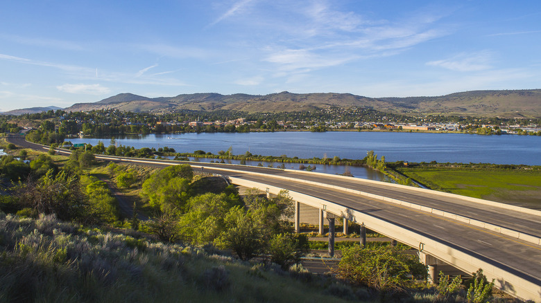 Beautiful river view near downtown Klamath Falls, Oregon