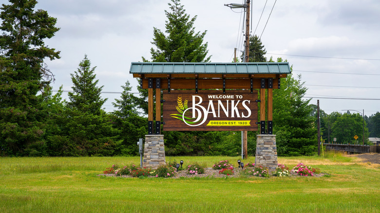 A welcome sign for Banks, Oregon