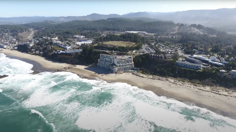 Aerial view of The Inn at Spanish Head along the beach in Lincoln City, Oregon