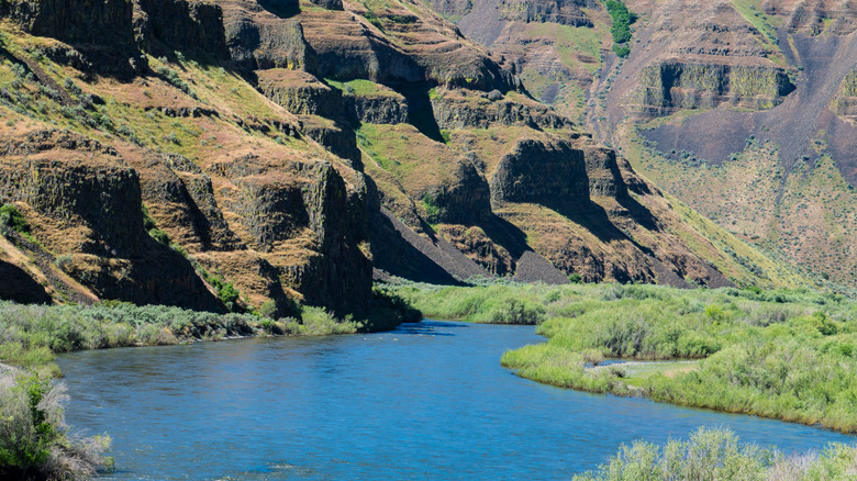 John Day River flowing through canyon walls in Cottonwood Canyon State Park in central Oregon