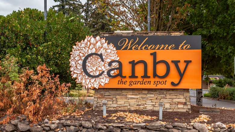 A welcome sign in Canby, Oregon