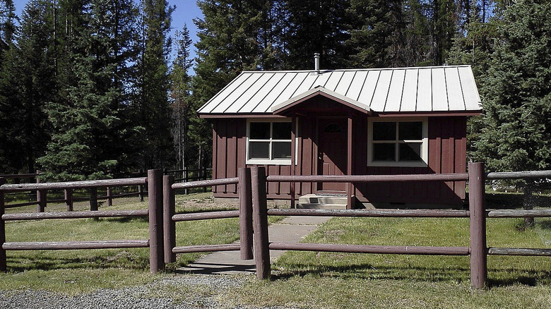 The Short Creek Guard Station at Malheur National Forest surrounded by pine trees