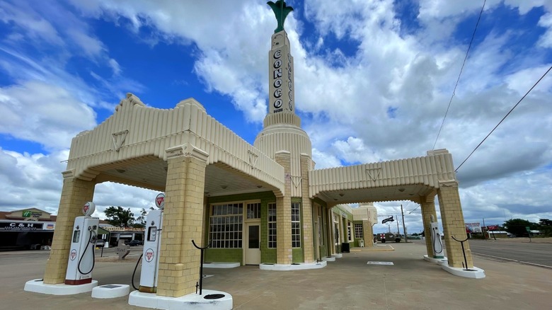 U-Drop Inn and Tower Station in Shamrock, TX
