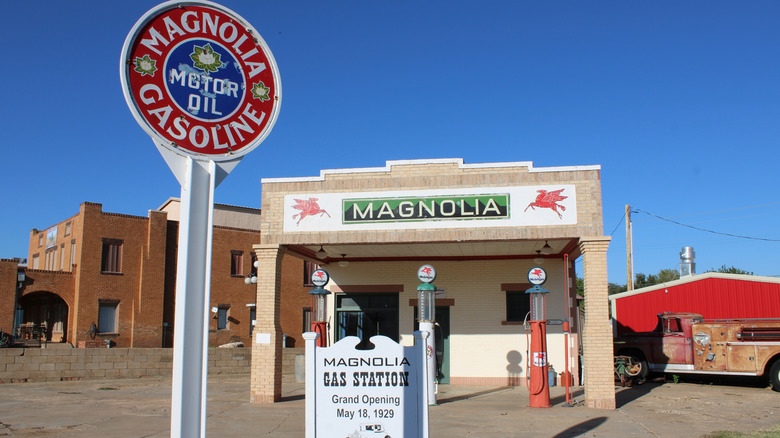 Magnolia Gas Station in Shamrock, TX