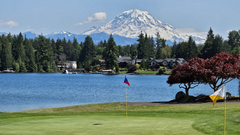 This is a picture of the golf course with lake and Mount Rainier in background from Google reviews