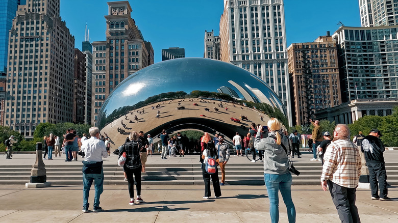 Tourists at Chicago's Bean