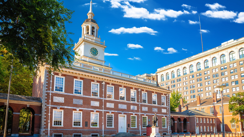 A street view of Independence Hall in Philadelphia, Pennsylvania