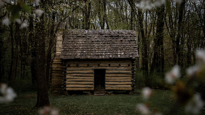 Rustic historic cabin on the grounds of Bushy Run Battlefield