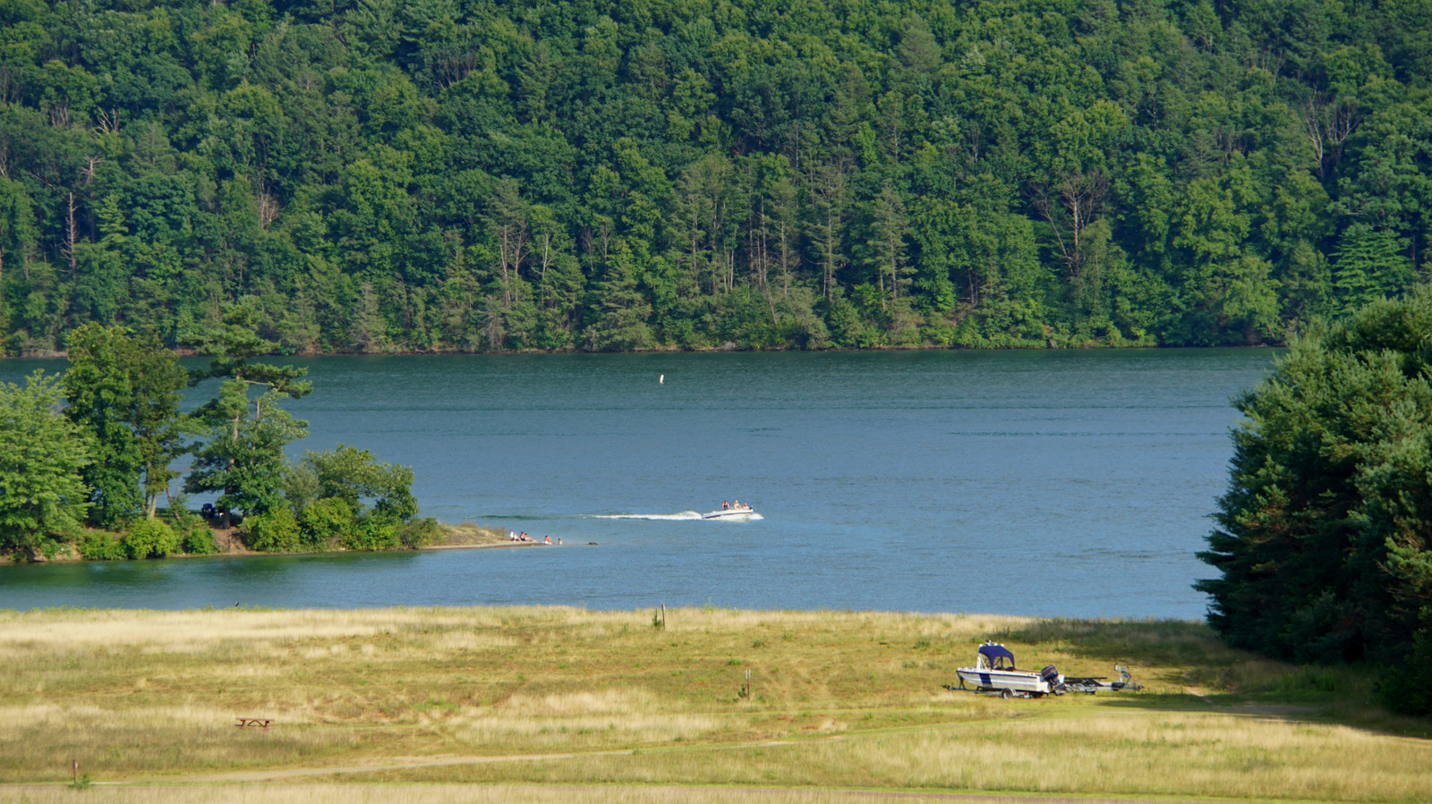 Pennsylvania's Lake Escape Is A Pretty State Park In The Foothills Of The Poconos For Endless Adventure
