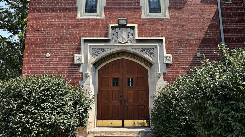 The facade of the United Methodist Church in Coraopolis, Pennsylvania