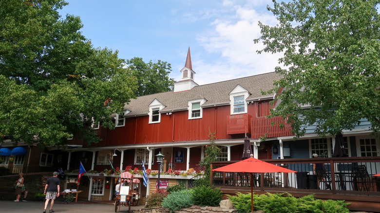 Exterior of quaint building in Peddler's Village