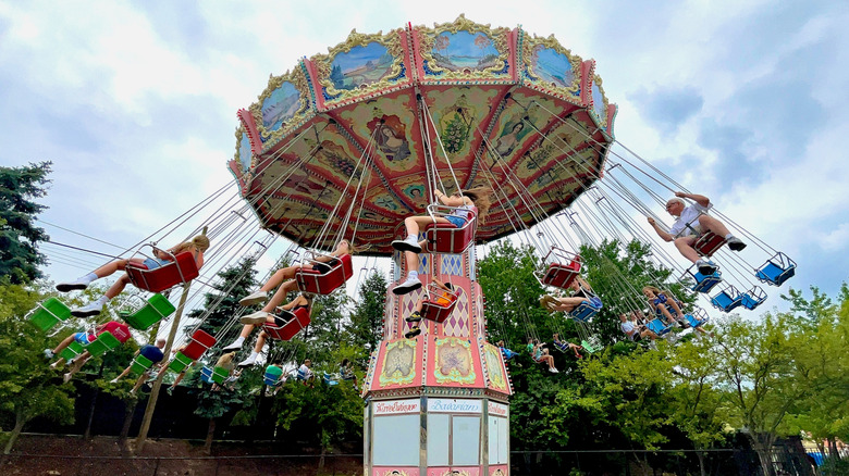 Wave Swinger ride at Kennywood  Amusement Park in Pennsylvania
