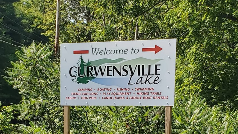 A sign welcomes visitors to Curwensville Lake