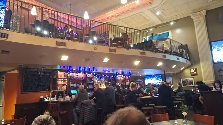 A full Irish breakfast, with bacon, sausage, eggs, beans, black and white pudding, and toast