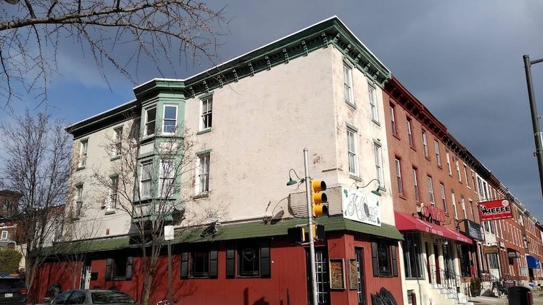An exterior shot of Kellian's Bar & Grill in Philadelphia, Pennsylvania