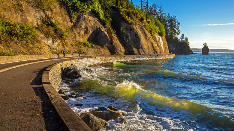 Running and biking trail alongside the water at Stanley Park in Vancouver, British Columbia