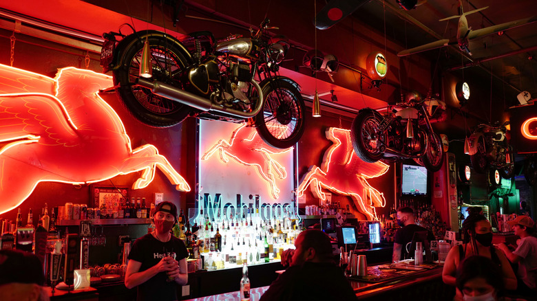 Kelly's Olympian in Portland, Oregon