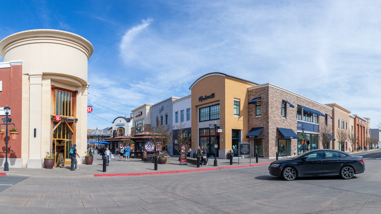 shops in Bridgeport Village, Tigard, Oregon