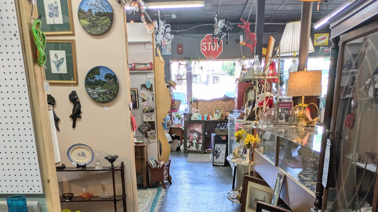 Interior of Floyd's Antiques and Estates