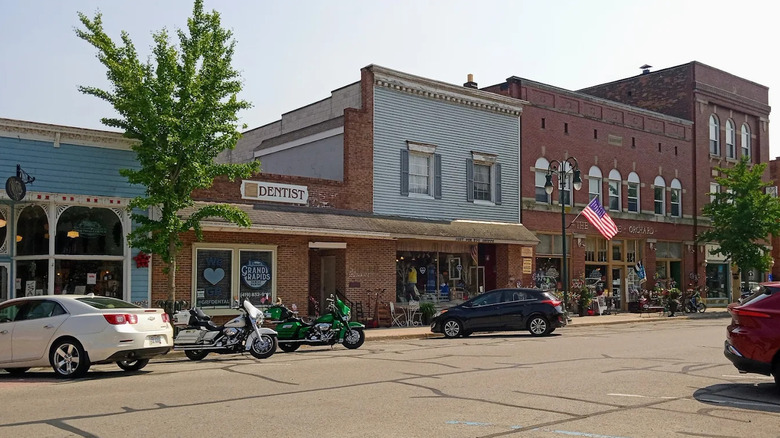 Just For You Shoppe storefront in Grand Rapids, Ohio