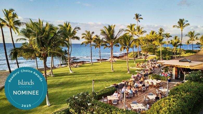 Restaurant with an ocean view at Mauna Lani resort