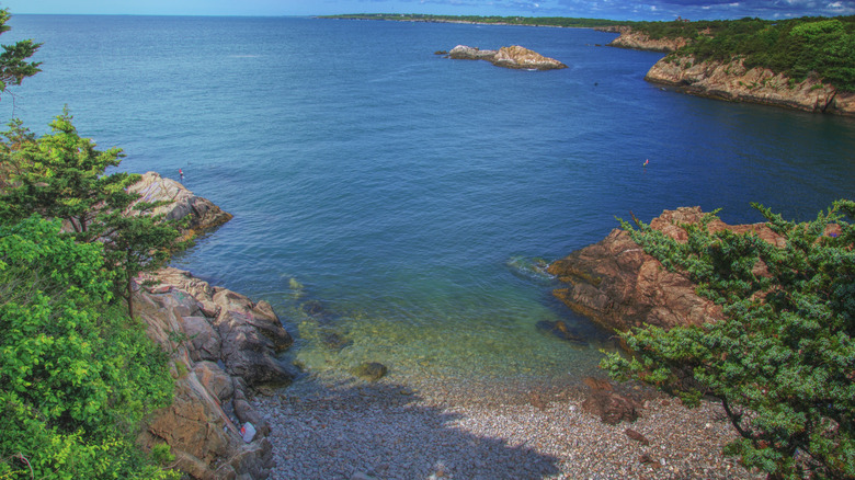 Shoreline below Fort Wetherill State Park in Rhode Island