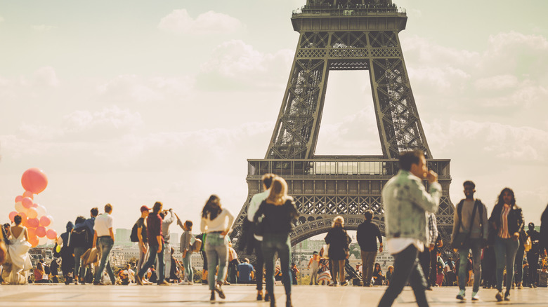 Tourists at the Eiffel Tower