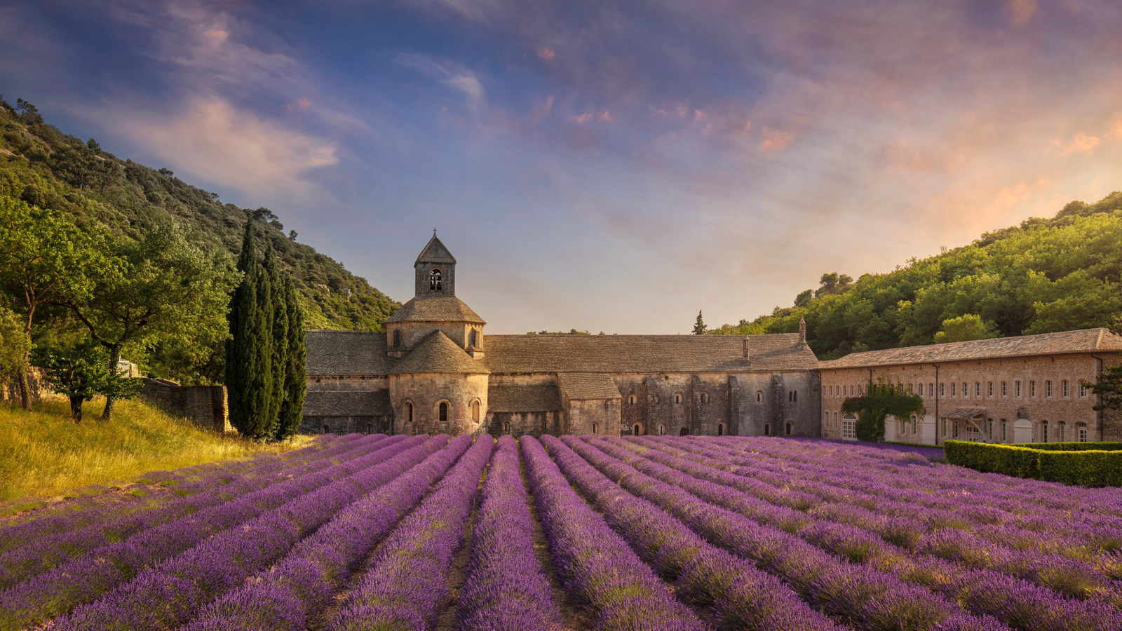 Rick Steves Calls This Ravishingly Beautiful Region Of Southern France 'A Vacation From Your Vacation'