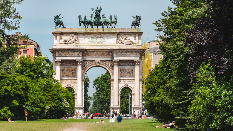 Arch near family-friendly Parco Sepiore in Milan