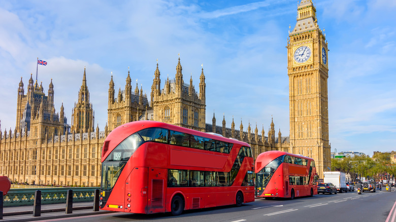 Tour bus in front of Parliament