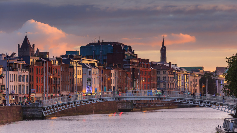 The Ha'Penny Bridge in Dublin, Ireland at night