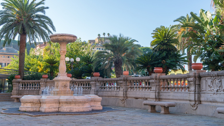 A fountain in a piazza in Sestri Levante