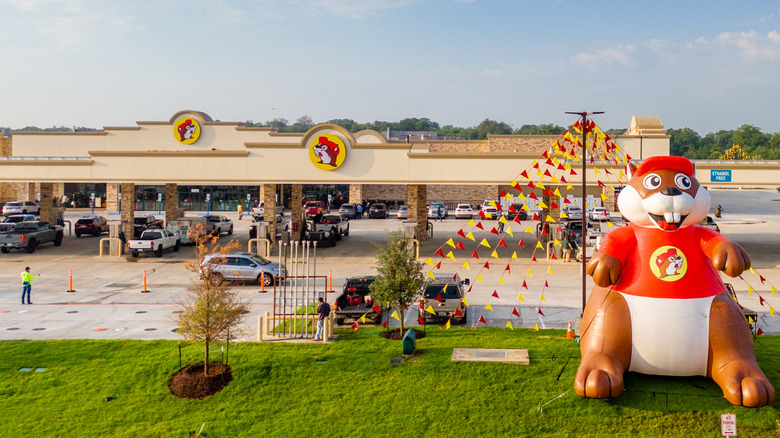 Exterior of a Buc-ee's convenience store