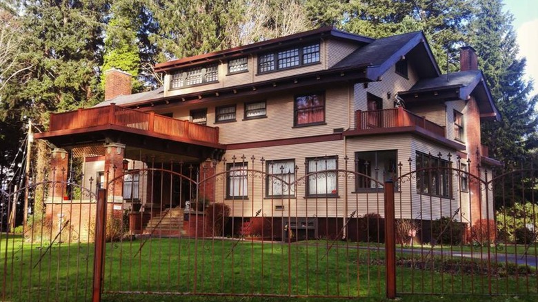 The facade of the Cooney Mansion in Cosmospolis, Washington