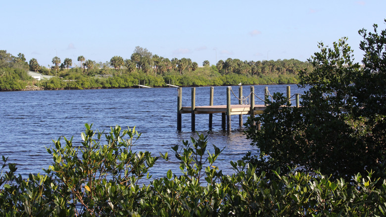View of the canal from Wat Mongkolratanaram