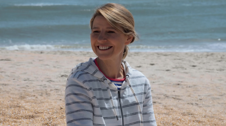 Travel pro Samantha Brown at the beach