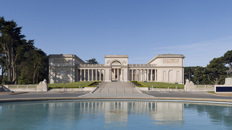Exterior view of Legion of Honor museum in San Francisco