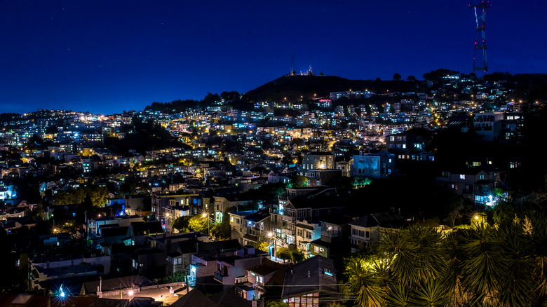 Houses on a hill in Cole Valley at night